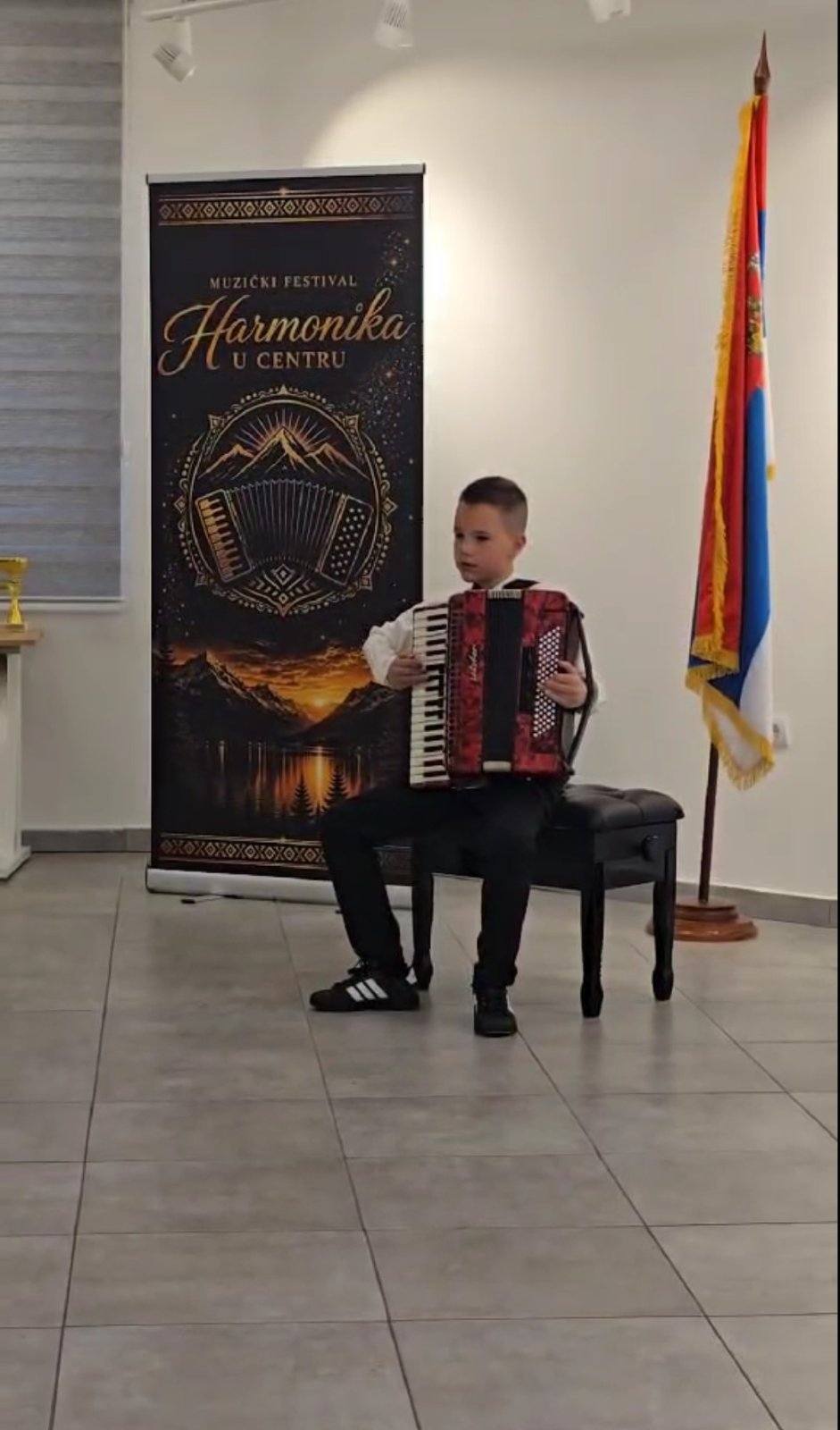 Jovan Cicmil osvojio treću nagradu na takmičenju „Harmonika u centru" na Zlatiboru