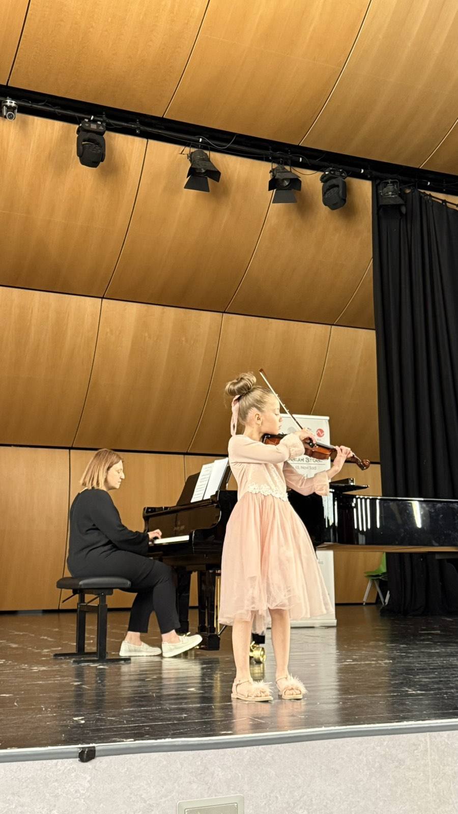 Tri prve nagrade na Festivalu „Raspevane strune" u Novom Sadu